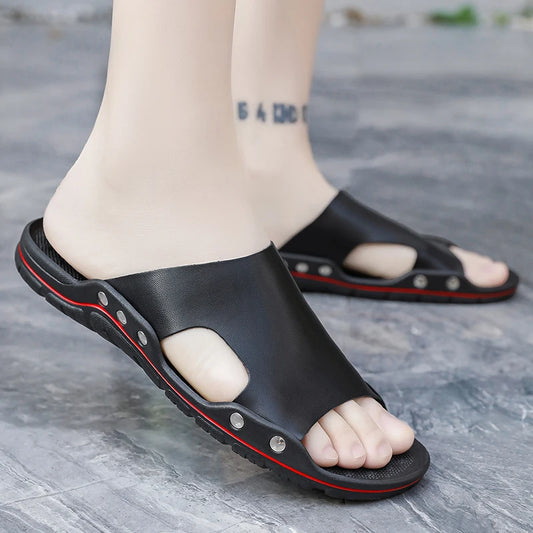 2025 New Men's Casual Leather Slippers Designer Antiskid Beach Sandals Fashion Outdoor Lightweight Slippers Comfy Walking Shoes