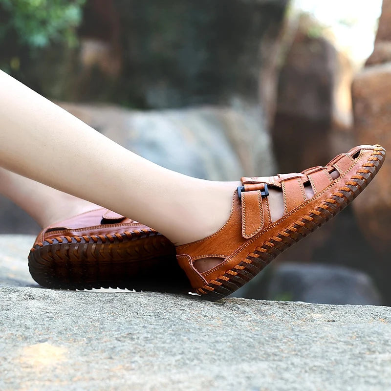 Handmade Anti-collision Toe Men Sandals New Arrival Leather Summer Flats Lightweight Breathable Beach Shoes Comfortable Sandals