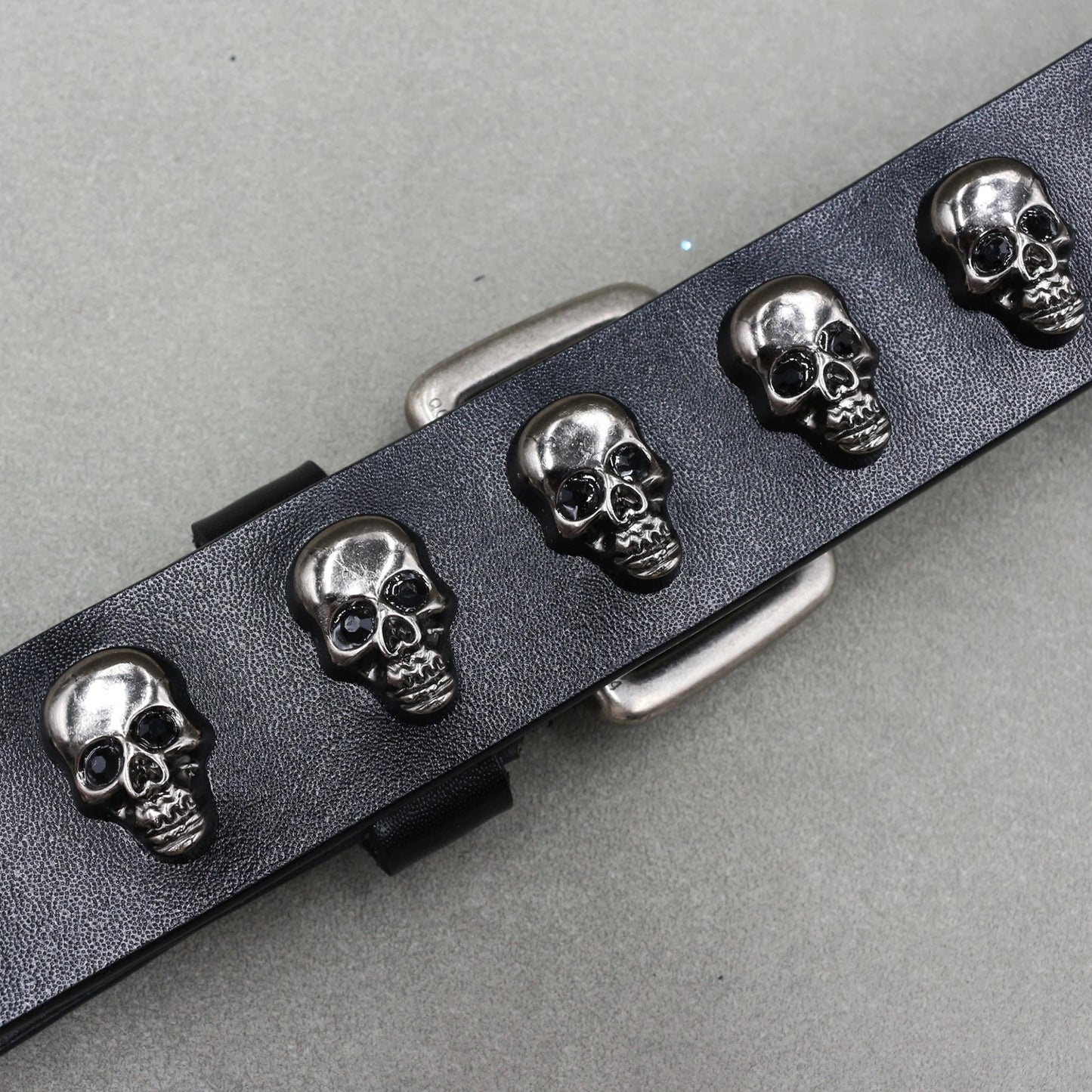 Designer Brand Belt Men Rivet Real Leather Pin Belt Male Black Rock Genuine Leather Cowhide Luxury Punk Belt Jeans