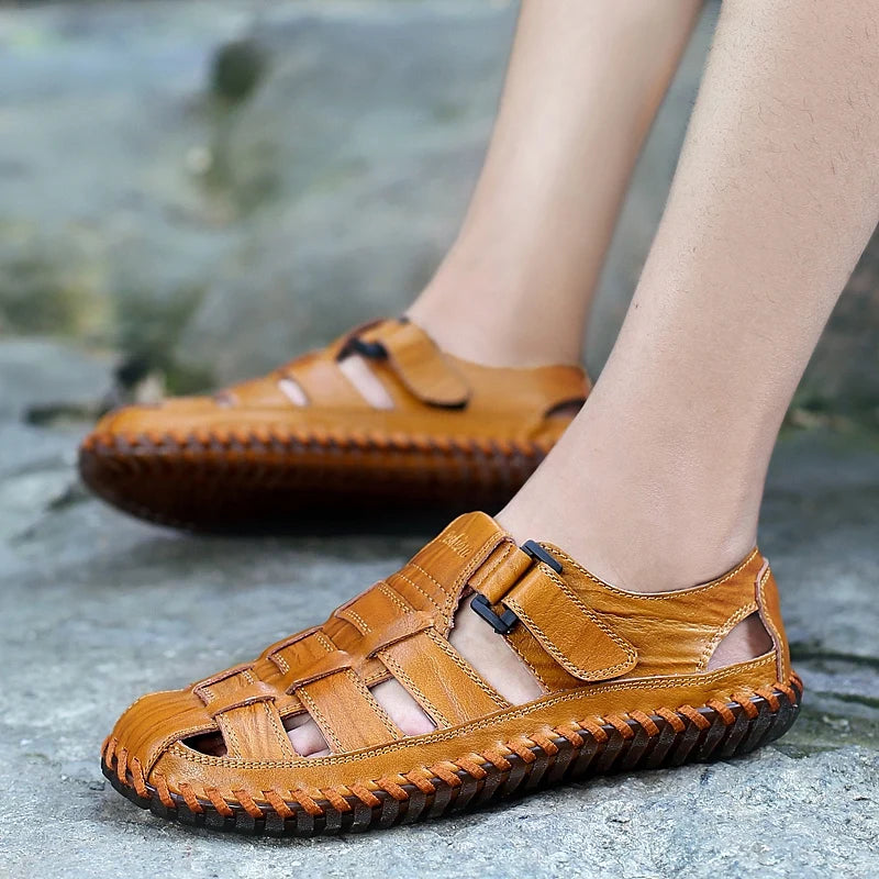 Handmade Anti-collision Toe Men Sandals New Arrival Leather Summer Flats Lightweight Breathable Beach Shoes Comfortable Sandals