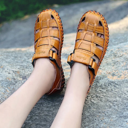 Handmade Anti-collision Toe Men Sandals New Arrival Leather Summer Flats Lightweight Breathable Beach Shoes Comfortable Sandals