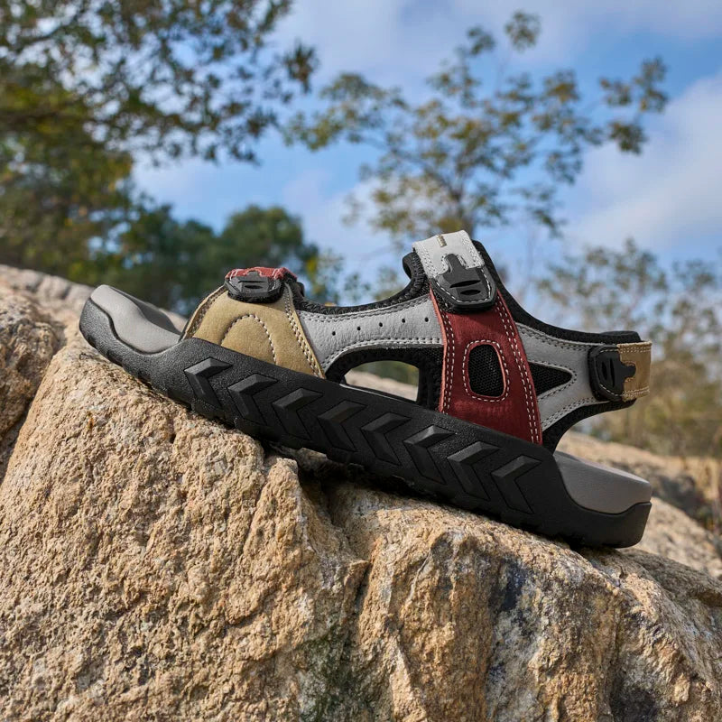 New Genuine Leather Outdoor Walking Men Sandals Summer Non-slip Soft Sneakers Lightweight Beach Sandals Casual Classic Man Shoes