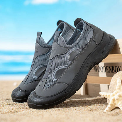 2025 Summer Men's Sandals New Hollow Breathable Beach Shoes Ultra Light Anti Slip Summer Casual Shoes Walking Shoes