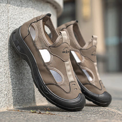 2025 Summer Men's Sandals New Hollow Breathable Beach Shoes Ultra Light Anti Slip Summer Casual Shoes Walking Shoes
