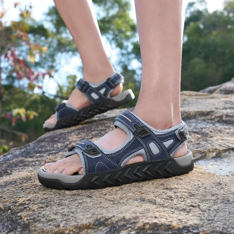 New Genuine Leather Outdoor Walking Men Sandals Summer Non-slip Soft Sneakers Lightweight Beach Sandals Casual Classic Man Shoes