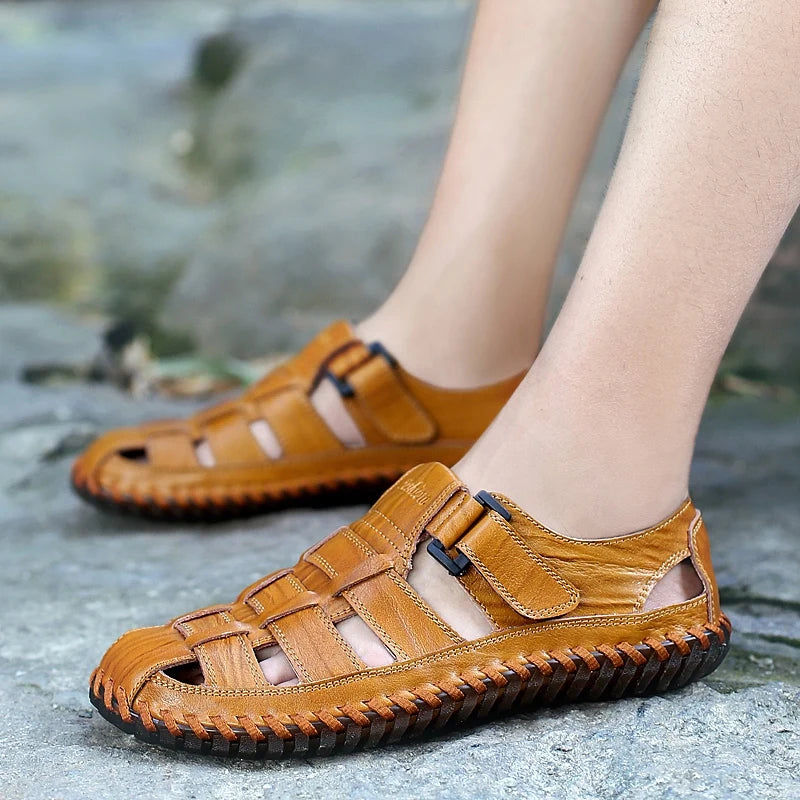 Handmade Anti-collision Toe Men Sandals New Arrival Leather Summer Flats Lightweight Breathable Beach Shoes Comfortable Sandals
