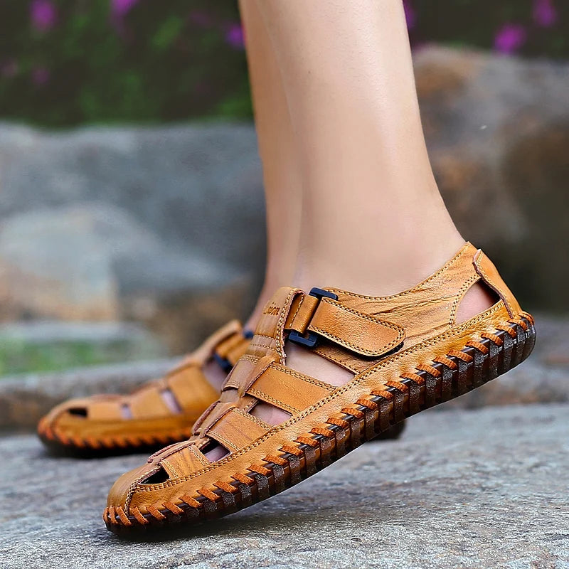 Handmade Anti-collision Toe Men Sandals New Arrival Leather Summer Flats Lightweight Breathable Beach Shoes Comfortable Sandals
