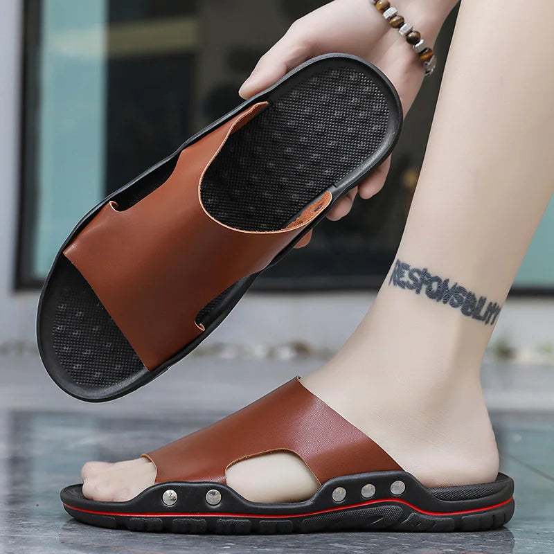 2025 New Men's Casual Leather Slippers Designer Antiskid Beach Sandals Fashion Outdoor Lightweight Slippers Comfy Walking Shoes