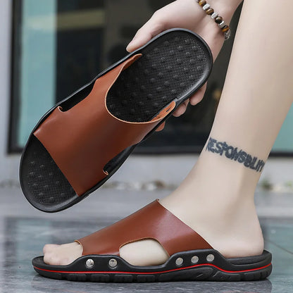 2025 New Men's Casual Leather Slippers Designer Antiskid Beach Sandals Fashion Outdoor Lightweight Slippers Comfy Walking Shoes