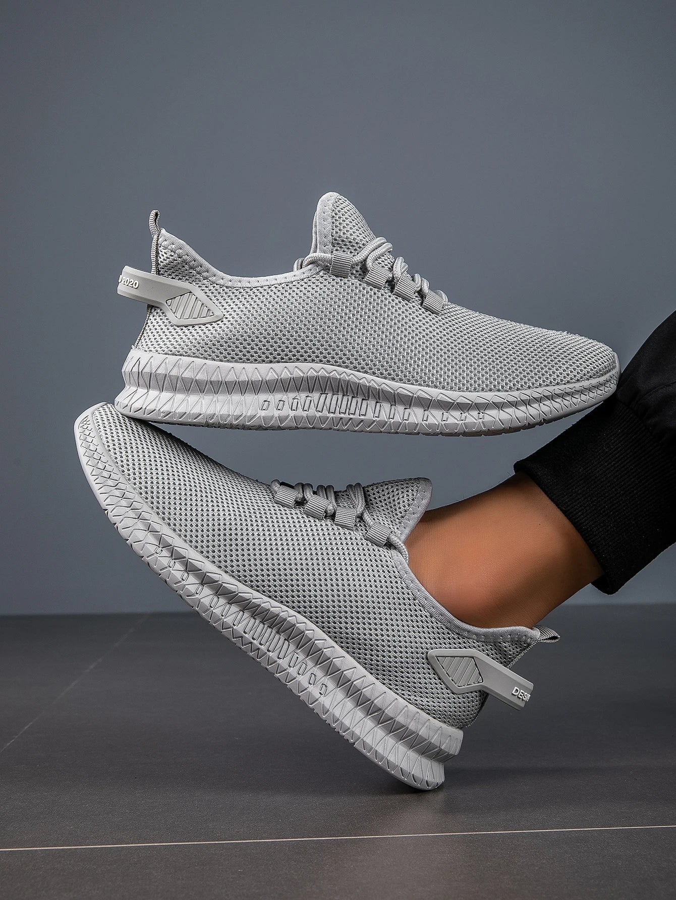 Men's Lightweight Breathable Running Shoes with Lace-Up Design Comfortable All-Day Versatile Fashionable Mesh Upper