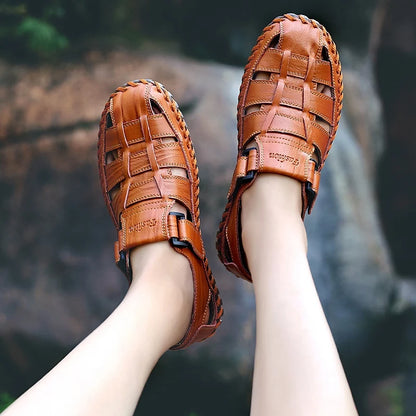 Handmade Anti-collision Toe Men Sandals New Arrival Leather Summer Flats Lightweight Breathable Beach Shoes Comfortable Sandals