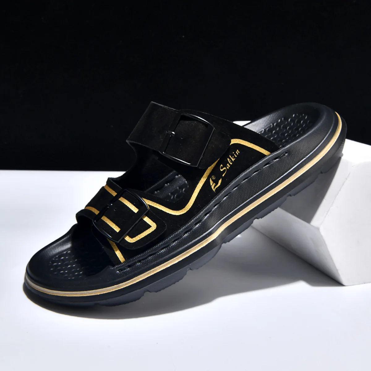 Men's Slippers 2026 Summer Outdoor Beach Sandals Non Slip Flip Flops New Flat Slippers High Quality Men's Shoes Home Slippers