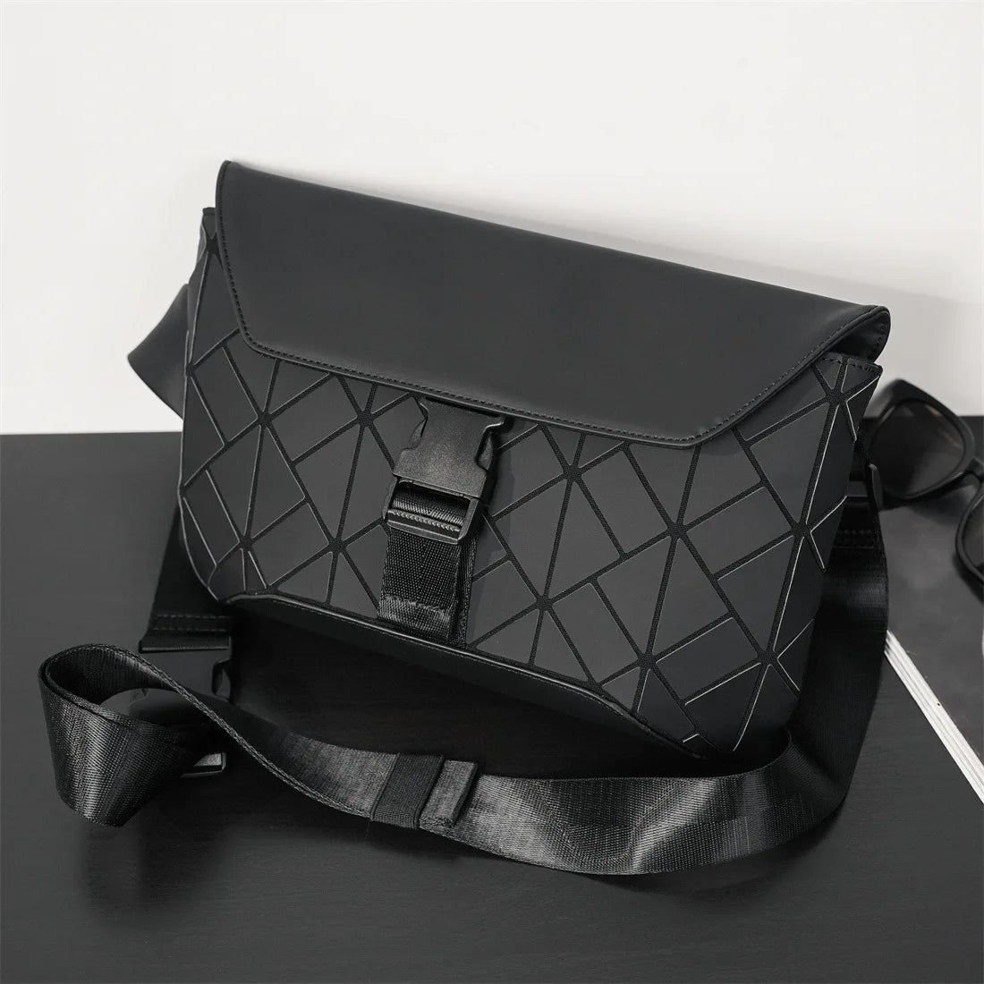 High-quality Fashion Men's Crossbody Bag Geometric Shoulder Messenger Bag Men Back Pack Waist Bag Crossbody Bags for Men Satchel