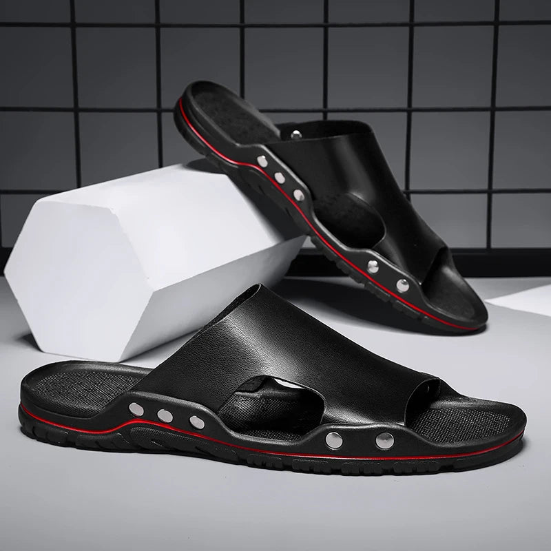 2025 New Men's Casual Leather Slippers Designer Antiskid Beach Sandals Fashion Outdoor Lightweight Slippers Comfy Walking Shoes