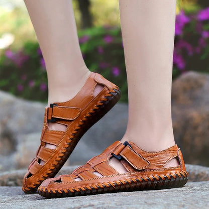 Handmade Anti-collision Toe Men Sandals New Arrival Leather Summer Flats Lightweight Breathable Beach Shoes Comfortable Sandals