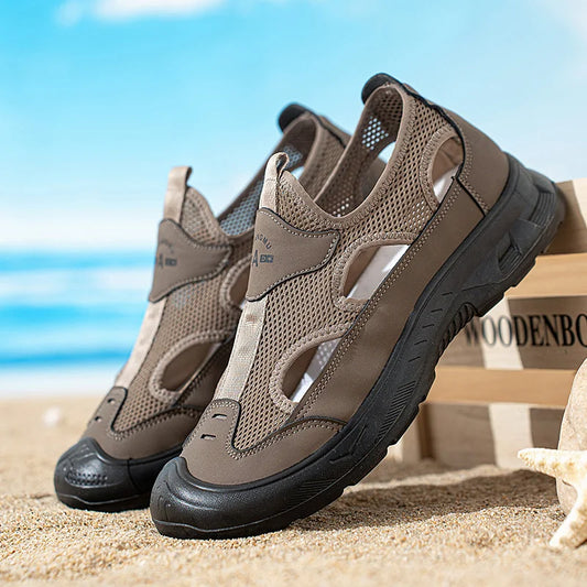 2025 Summer Men's Sandals New Hollow Breathable Beach Shoes Ultra Light Anti Slip Summer Casual Shoes Walking Shoes