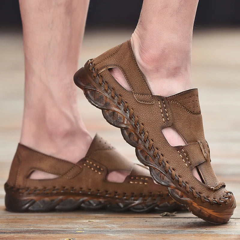 Hot Sale Summer Men's Flats Outdoor Non-slip Men Beach Shoes Handmade Leather Man Sandals Fashion Hollow Out Sneakers Slippers