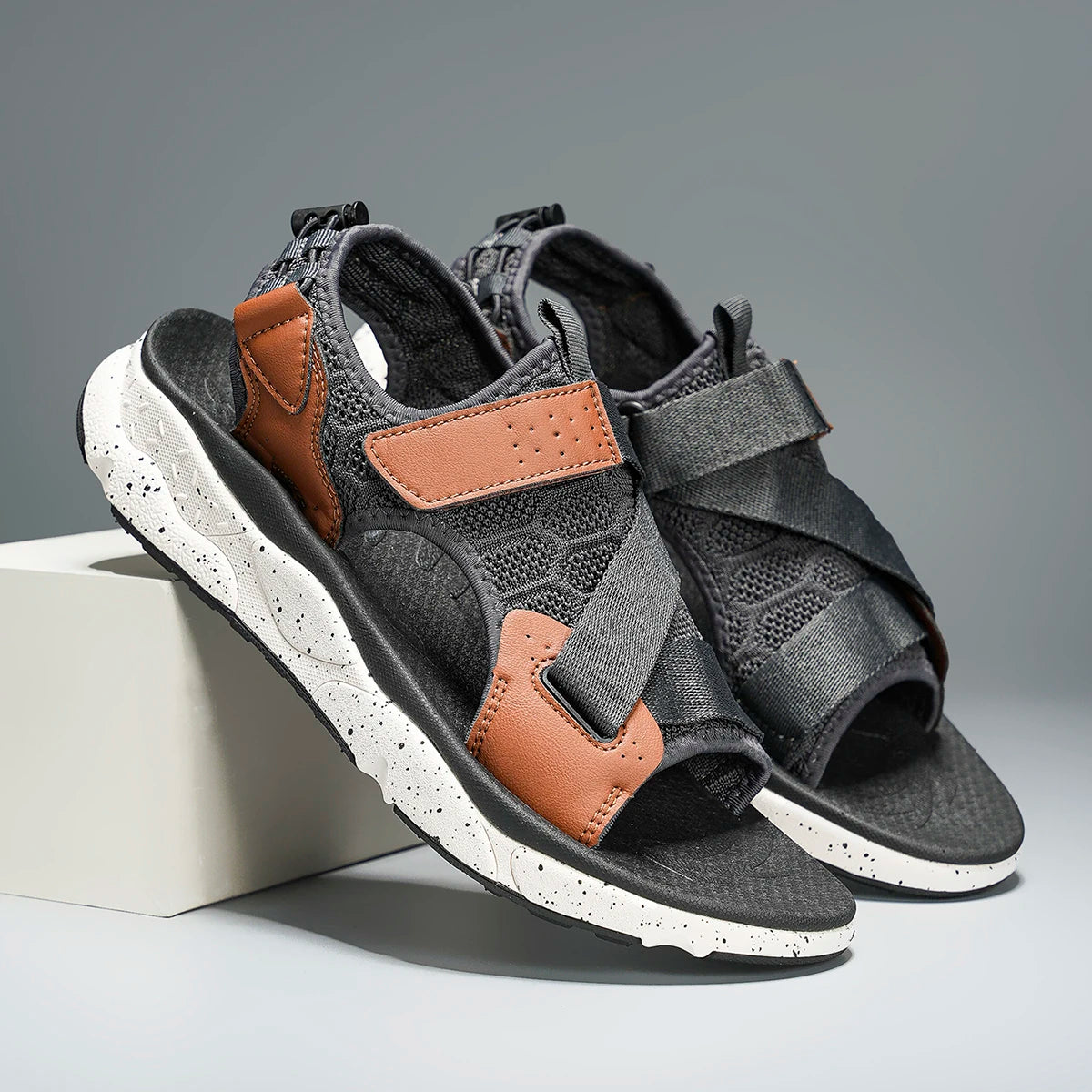 Men's Casual Sports Sandals Outdoor Hiking Sandals Comfortable Non-Slip Beach&Trekking Sandals Plus Size Adjustable