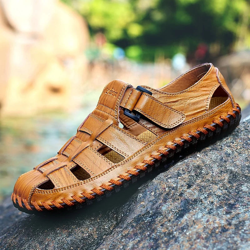 Handmade Anti-collision Toe Men Sandals New Arrival Leather Summer Flats Lightweight Breathable Beach Shoes Comfortable Sandals
