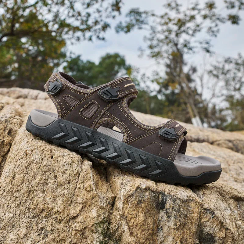 New Genuine Leather Outdoor Walking Men Sandals Summer Non-slip Soft Sneakers Lightweight Beach Sandals Casual Classic Man Shoes