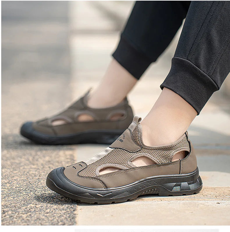 2025 Summer Men's Sandals New Hollow Breathable Beach Shoes Ultra Light Anti Slip Summer Casual Shoes Walking Shoes