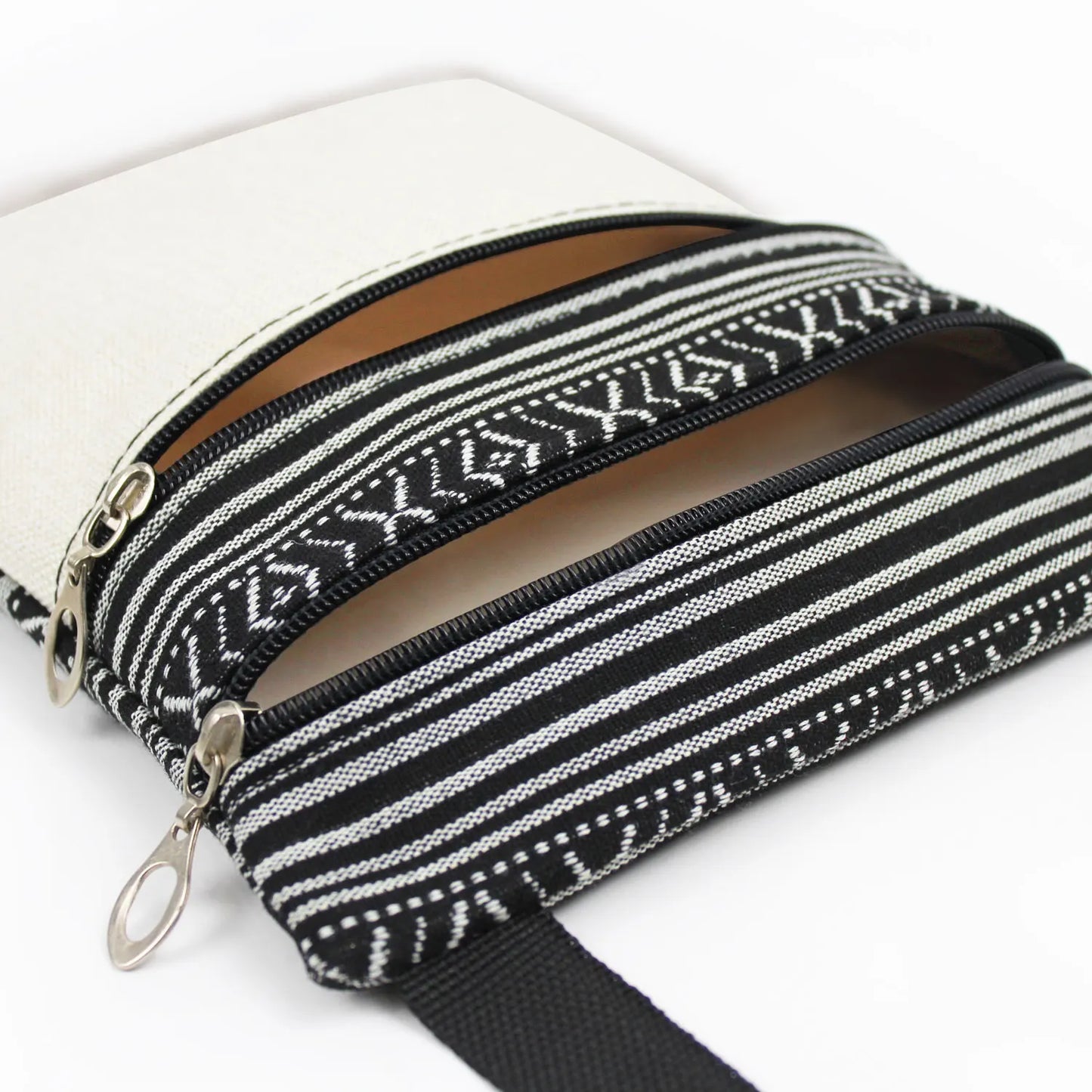 Bohemian-style Moth Unisex Crossbody Bag Adjustable Strap Men's Crossbody Bag Women's Outdoor Shoulder Bag