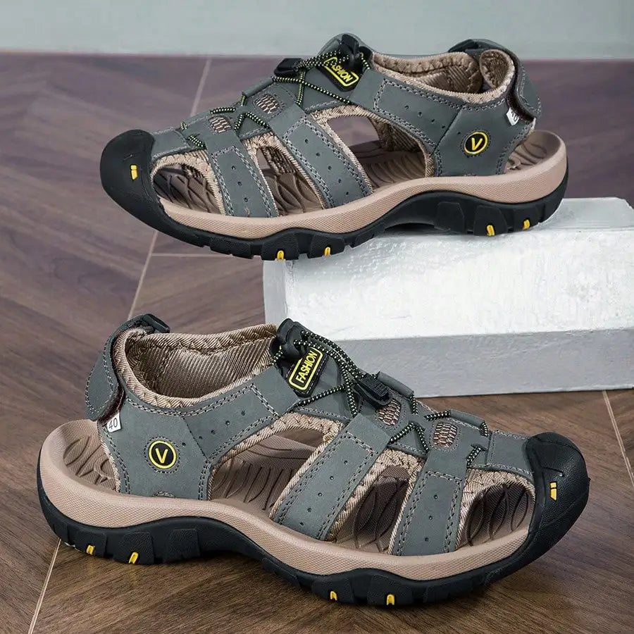 Men's Summer Outdoor Hiking Non-Slip Soft Bottom Sandals, Toe Protection, Middle-Aged Sports Beach Shoes
