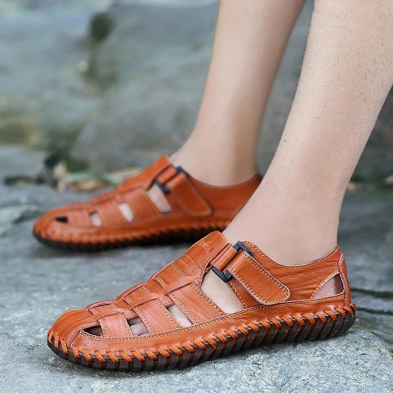 Handmade Anti-collision Toe Men Sandals New Arrival Leather Summer Flats Lightweight Breathable Beach Shoes Comfortable Sandals