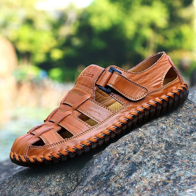Handmade Anti-collision Toe Men Sandals New Arrival Leather Summer Flats Lightweight Breathable Beach Shoes Comfortable Sandals