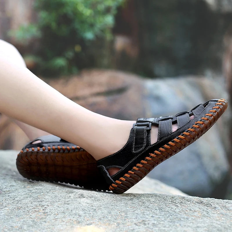 Handmade Anti-collision Toe Men Sandals New Arrival Leather Summer Flats Lightweight Breathable Beach Shoes Comfortable Sandals