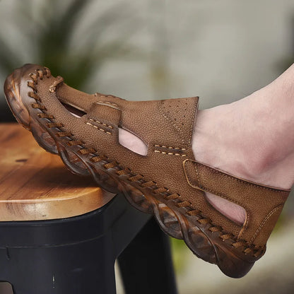 Hot Sale Summer Men's Flats Outdoor Non-slip Men Beach Shoes Handmade Leather Man Sandals Fashion Hollow Out Sneakers Slippers