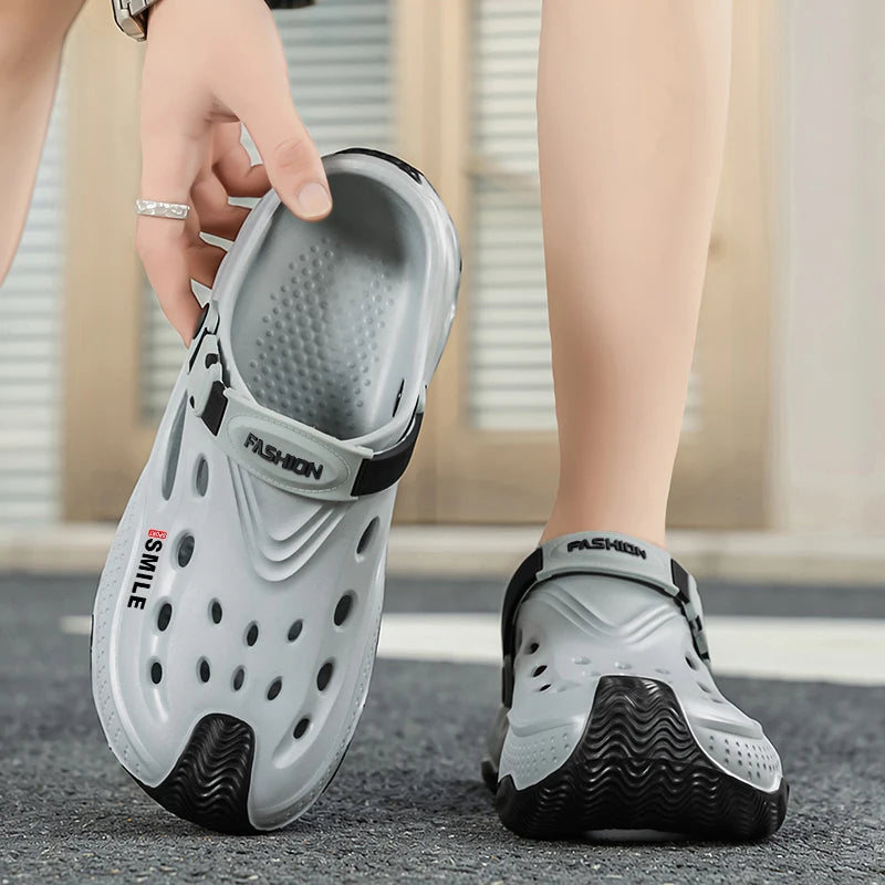 Summer New Design Men's Beach Clogs Outdoor Sandals Comfortable Slippers EVA Slides Men Casual Garden Shoes Male Beach Sandals