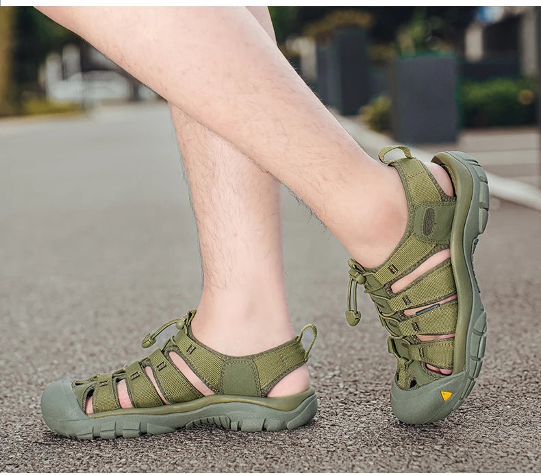 Fashion Men's Casual Mesh Outdoor Beach Sandals Light Breathable Shoe for Men Anti-slip Waterproof Sandal Man Comfortable Shoes