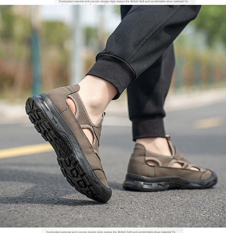 2025 Summer Men's Sandals New Hollow Breathable Beach Shoes Ultra Light Anti Slip Summer Casual Shoes Walking Shoes