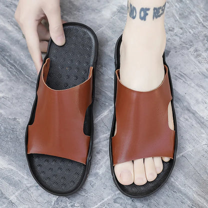 2025 New Men's Casual Leather Slippers Designer Antiskid Beach Sandals Fashion Outdoor Lightweight Slippers Comfy Walking Shoes