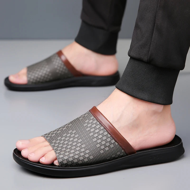 Men's Summer Fashion Comfortable Beach Shoes Outdoor Wear-Resistant Anti-Slip Sandals for Casual Beach Life-1105