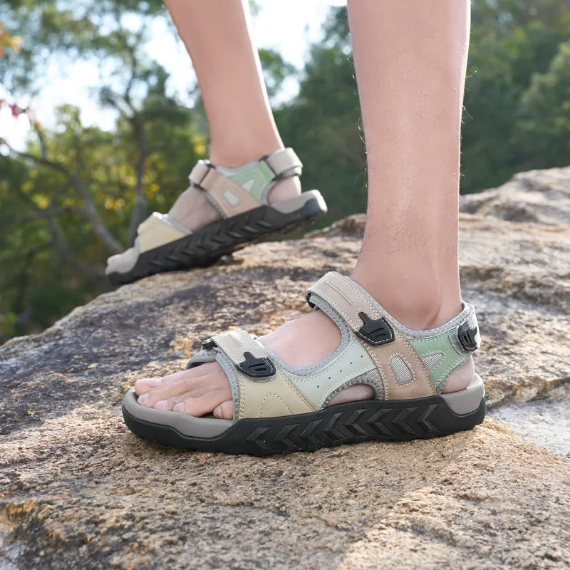 New Genuine Leather Outdoor Walking Men Sandals Summer Non-slip Soft Sneakers Lightweight Beach Sandals Casual Classic Man Shoes