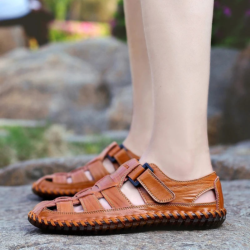 Handmade Anti-collision Toe Men Sandals New Arrival Leather Summer Flats Lightweight Breathable Beach Shoes Comfortable Sandals