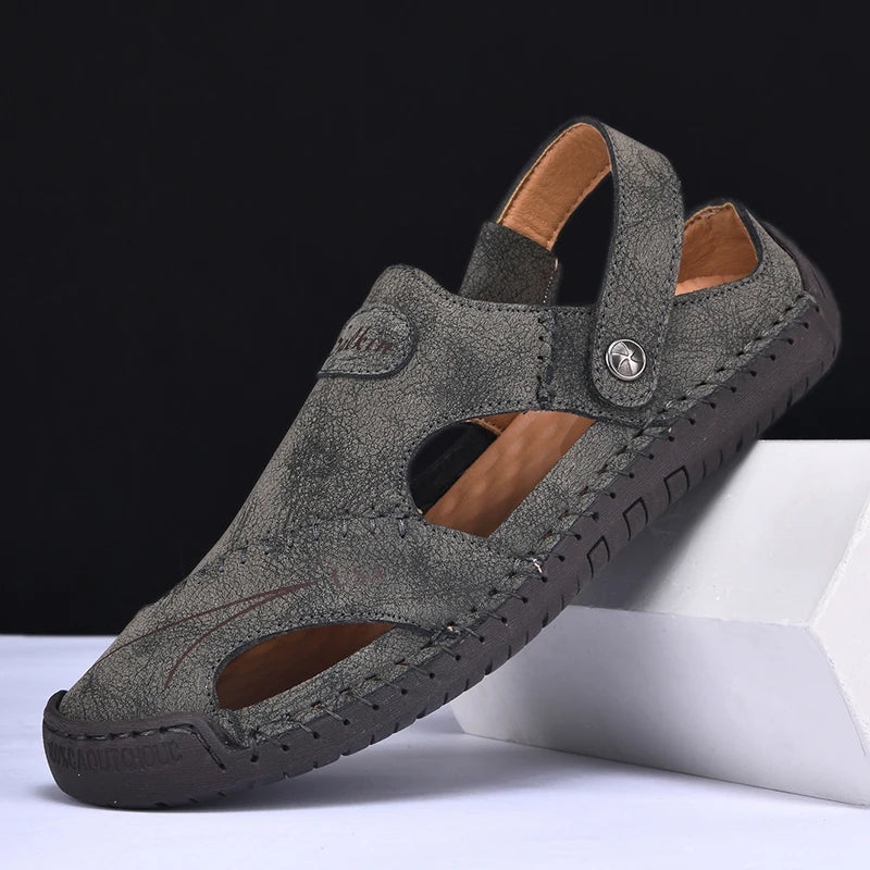 New Handmade Summer Sandals Men Breathable Leather Shoes Man Outdoor Men Sandals Antiskid Beach Sandals Hollow Shoes Fashion