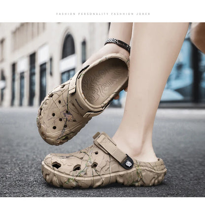 New Summer Men's Sandals New Home Garden Shoes Comfortable and Lightweight Men Slippers Non-Slip Soft Bottom Flip Flop Sandals