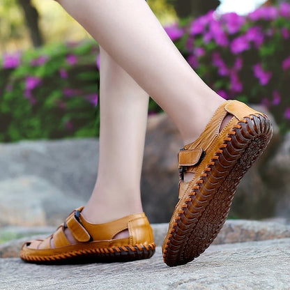 Handmade Anti-collision Toe Men Sandals New Arrival Leather Summer Flats Lightweight Breathable Beach Shoes Comfortable Sandals