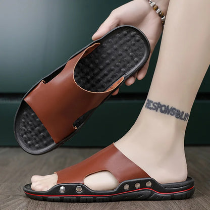 2025 New Men's Casual Leather Slippers Designer Antiskid Beach Sandals Fashion Outdoor Lightweight Slippers Comfy Walking Shoes