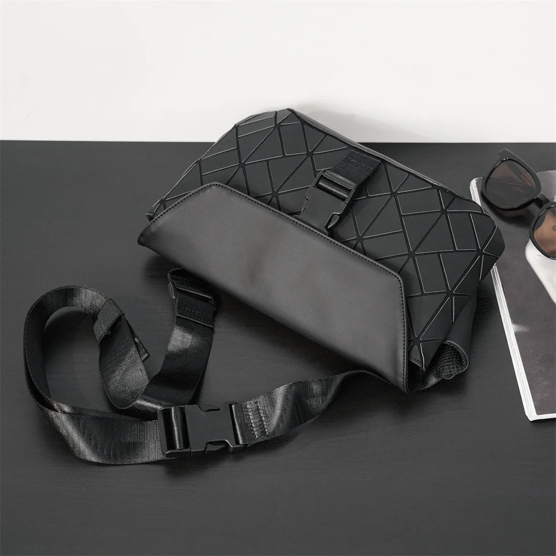 High-quality Fashion Men's Crossbody Bag Geometric Shoulder Messenger Bag Men Back Pack Waist Bag Crossbody Bags for Men Satchel