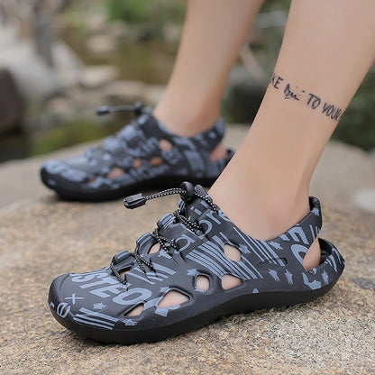 Men Sandals Brand Clogs Casual Shoes EVA Lightweight Sandles Man Colorful Shoes for Summer Beach Zapatillas Hombre
