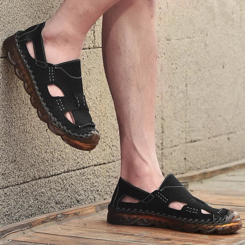 Hot Sale Summer Men's Flats Outdoor Non-slip Men Beach Shoes Handmade Leather Man Sandals Fashion Hollow Out Sneakers Slippers