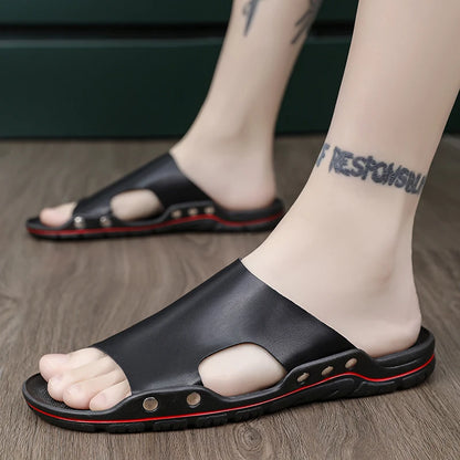 2025 New Men's Casual Leather Slippers Designer Antiskid Beach Sandals Fashion Outdoor Lightweight Slippers Comfy Walking Shoes