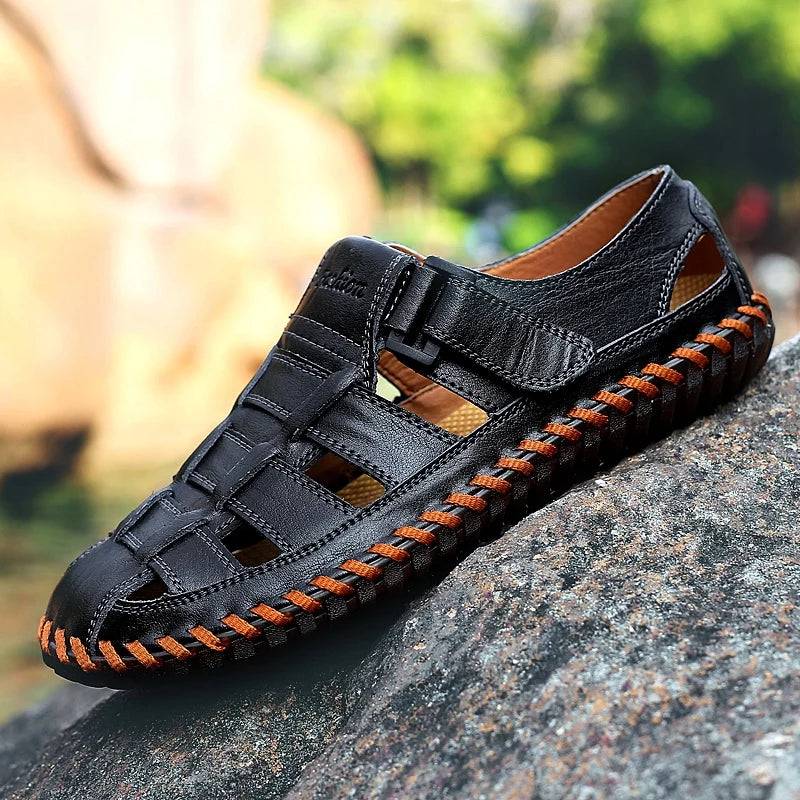 Handmade Anti-collision Toe Men Sandals New Arrival Leather Summer Flats Lightweight Breathable Beach Shoes Comfortable Sandals