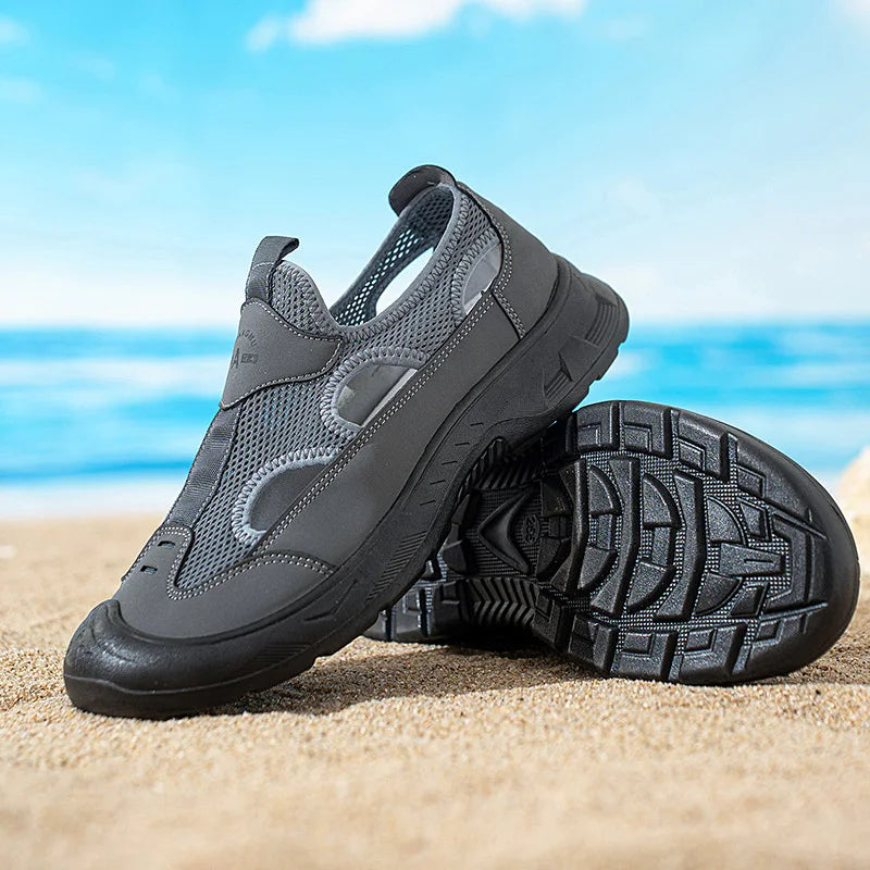 2025 Summer Men's Sandals New Hollow Breathable Beach Shoes Ultra Light Anti Slip Summer Casual Shoes Walking Shoes