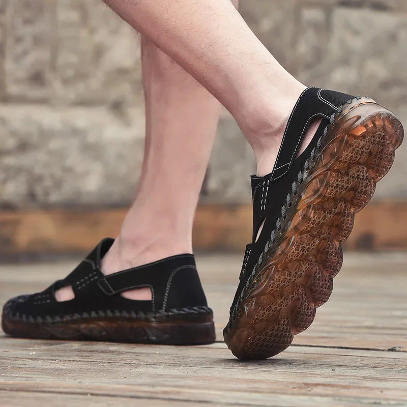 Hot Sale Summer Men's Flats Outdoor Non-slip Men Beach Shoes Handmade Leather Man Sandals Fashion Hollow Out Sneakers Slippers